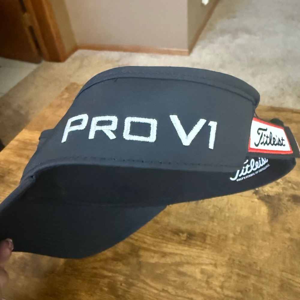 Titleist Black Visor with White Logo - Picture 3 of 6